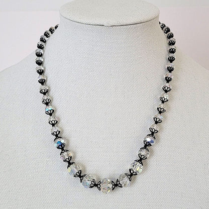 Vintage graduated glass beaded necklace.