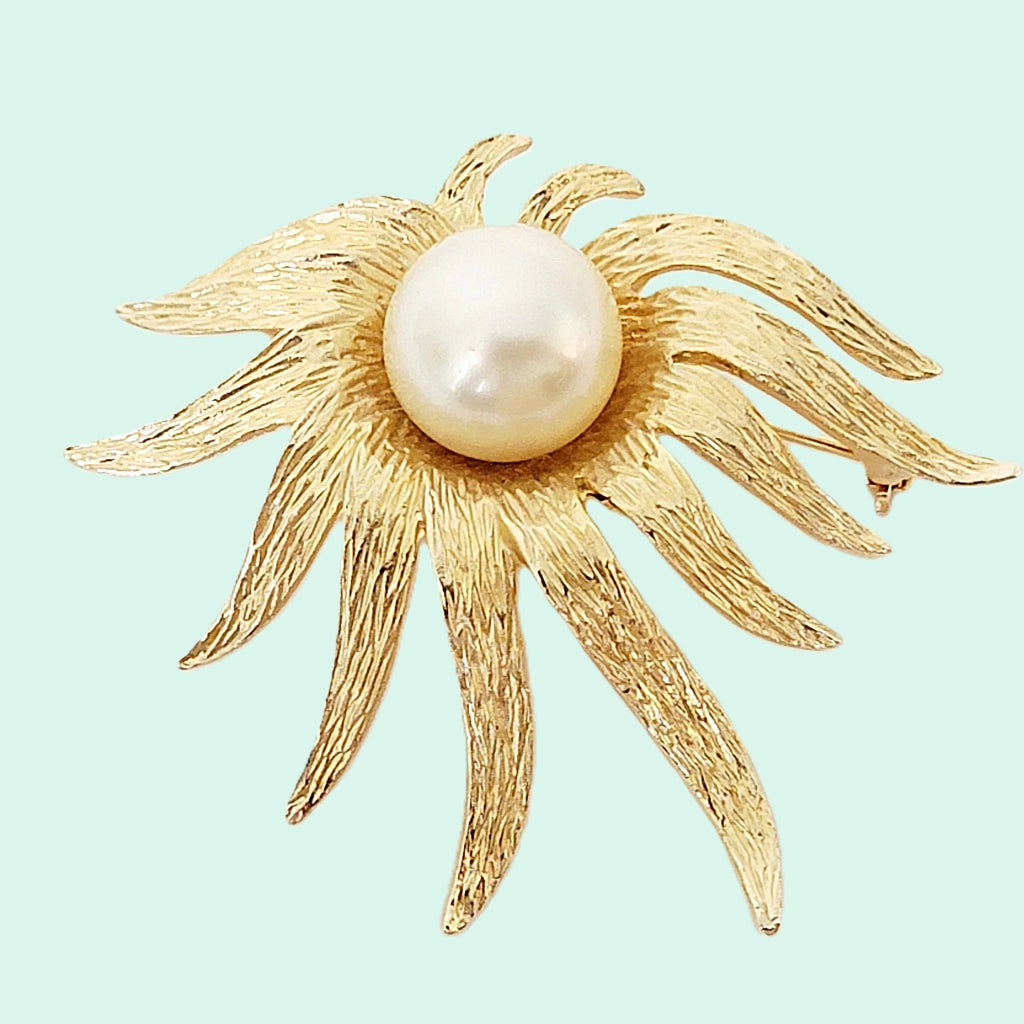 Vintage gold tone Judy Lee floral brooch.