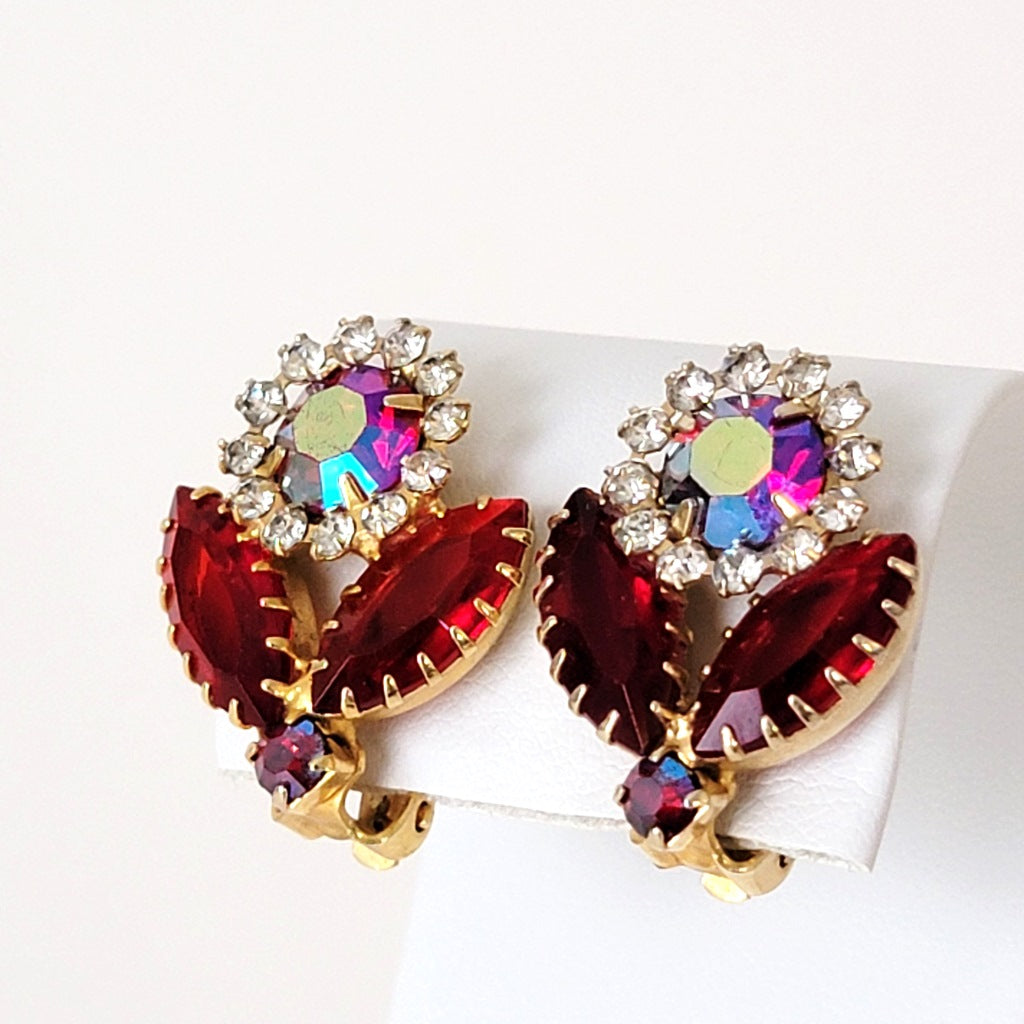 Vintage rhinestone flower earrings.