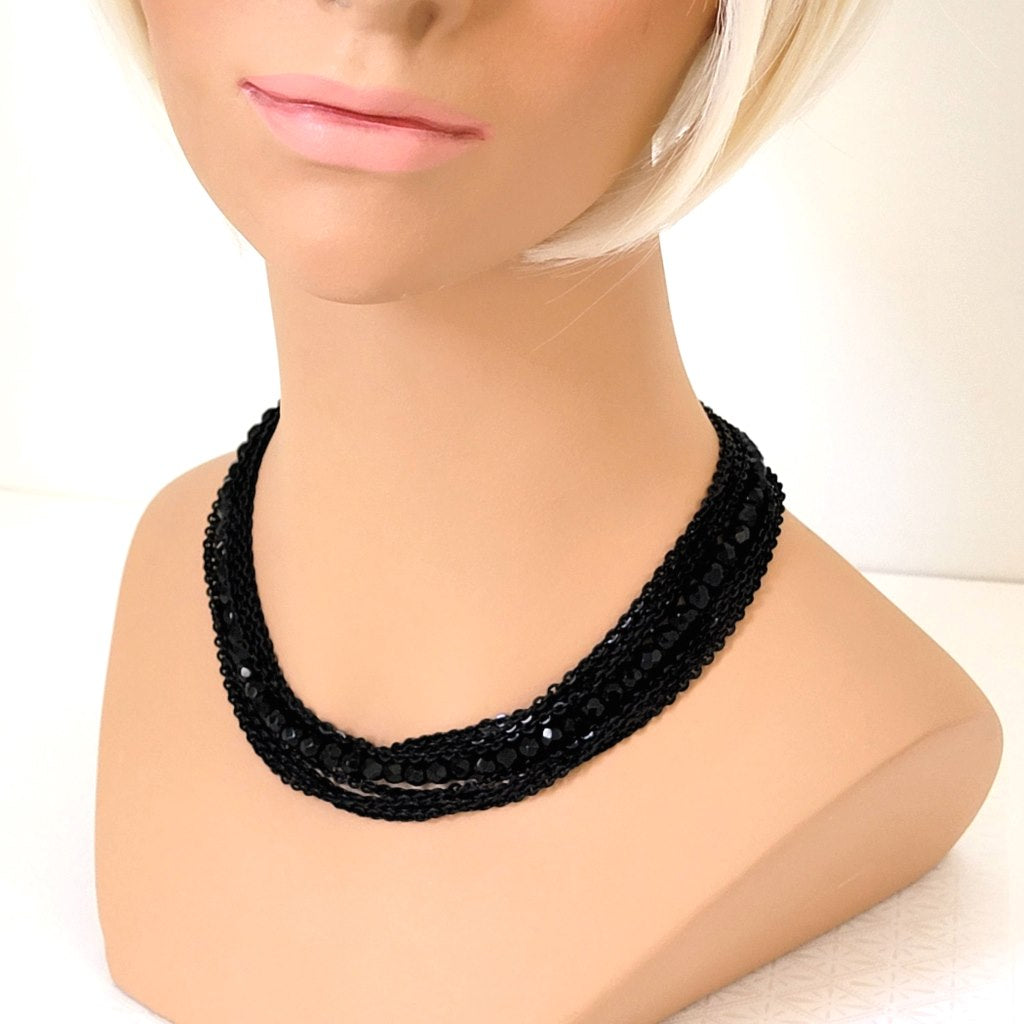 African beaded choker necklace black | NAHERI